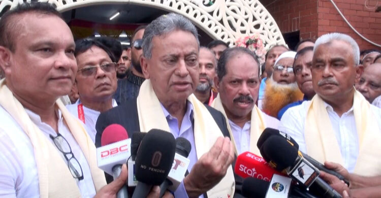 অনির্বাচিত সরকারের ব্যাপারে কোনো মন্তব্য করতে চাই না