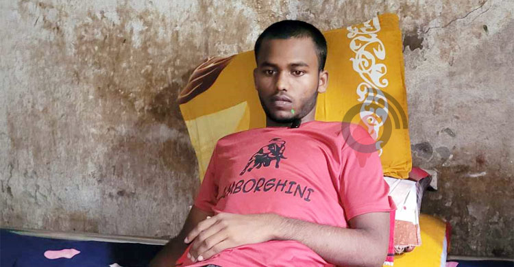 ঝুলতে ঝুলতে গুলি খাওয়ার দুঃসহ স্মৃতি আজও ভুলতে পারেননি আমির