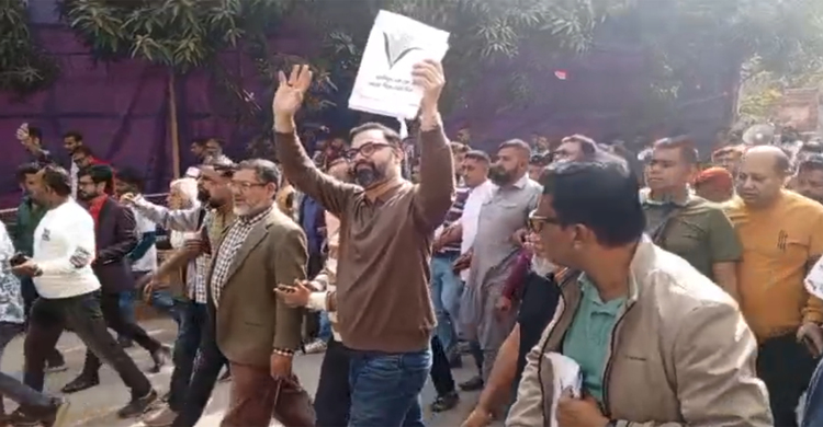 তৃতীয় দিনের মতো নির্বাচনী প্রচারণায় ব্যস্ত সময় পার করছেন আমিনুল হক