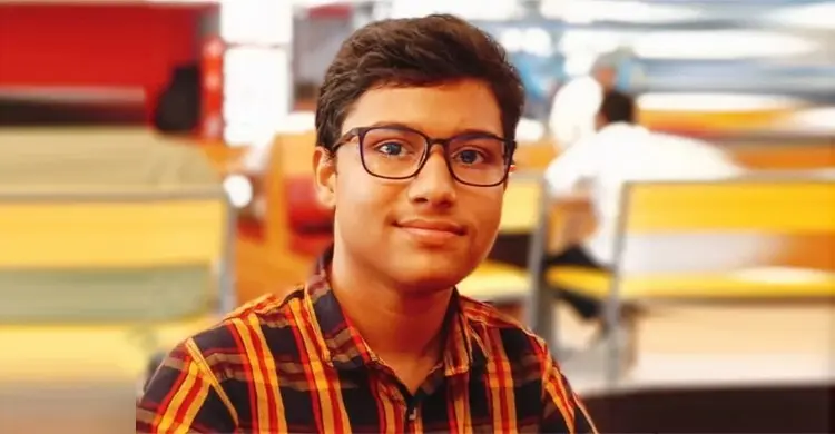 সাউথ পয়েন্ট স্কুলের ১১ তলা থেকে পড়ে গুরুতর আহত এক ছাত্র