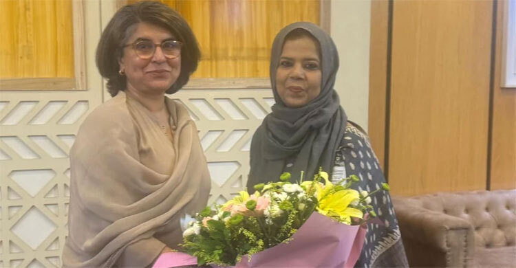 Pakistan foreign secy in Dhaka for first bilateral talks after 15 years