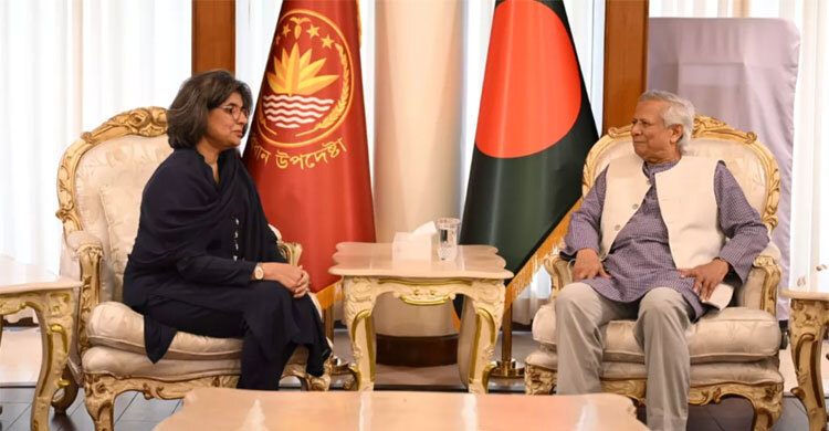 Yunus stresses finding ways to overcome hurdles for stronger ties with Pakistan