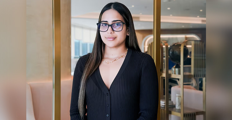 ১৮ বছরের সিইও নেতৃত্ব দিচ্ছেন ৪০ সদস্যের দলে