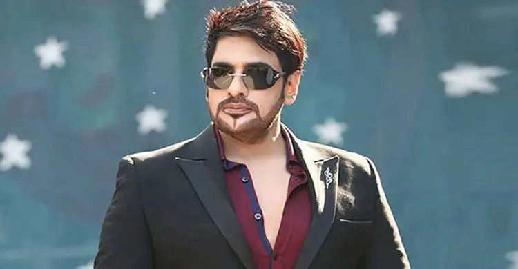 পেট লুকিয়ে দারুণ ছবি তোলার কৌশল