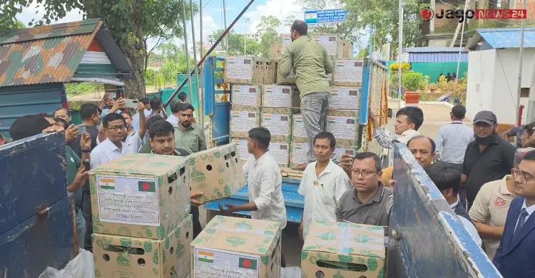 প্রধানমন্ত্রীর জন্য ১৯ মণ আনারস পাঠালেন ত্রিপুরার মুখ্যমন্ত্রী