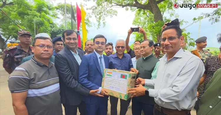 প্রধানমন্ত্রীর জন্য ১৯ মণ আনারস পাঠালেন ত্রিপুরার মুখ্যমন্ত্রী