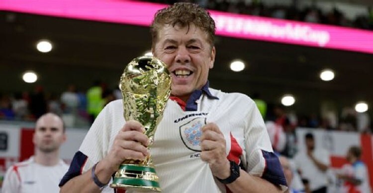 বাড়ি বিক্রি করে বিশ্বকাপ দেখতে যাচ্ছেন ইংল্যান্ডের পাগলা সমর্থক