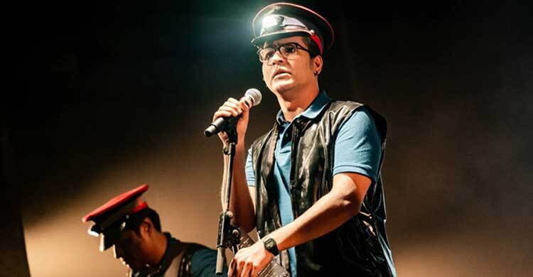 গানে গানে কলকাতার তিন ঘোষকে একহাত নিলেন অনির্বাণ