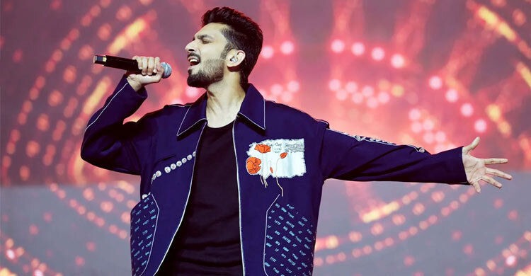 সামান্য পারিশ্রমিকে বিয়েবাড়িতে গাওয়া শিল্পী এখন কোটি টাকার মালিক