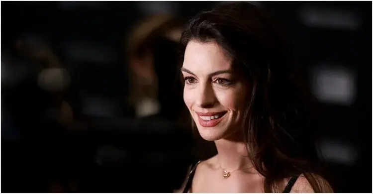 ‘ইনশাল্লাহ’ বলায় ভাইরাল হলিউড তারকা অ্যান হ্যাথাওয়ে