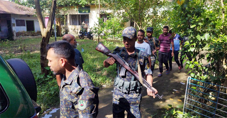ফেনীতে শৃঙ্খলা ফেরাতে কাজ করছে ২২০০ আনসার