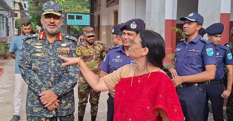 দুই লাখের বেশি মণ্ডপে দায়িত্ব পালন করছে আনসার