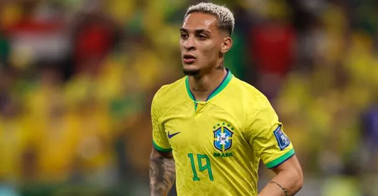 প্রেমিকাকে নির্যাতনের অভিযোগে ব্রাজিল দল থেকে বাদ অ্যান্টোনি