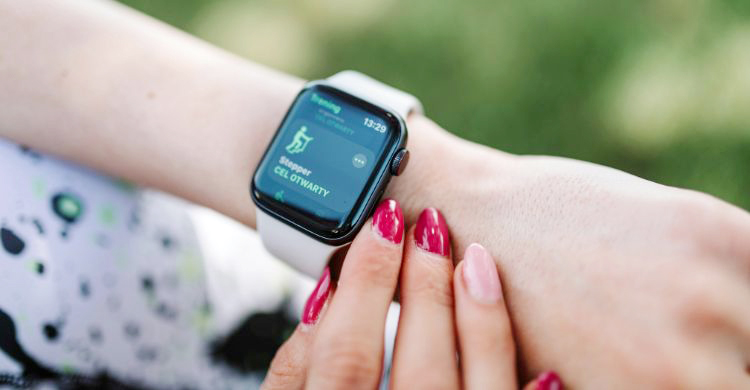 এখন অ্যাপেল ওয়াচ দেবে উচ্চ রক্তচাপের সতর্কবার্তা