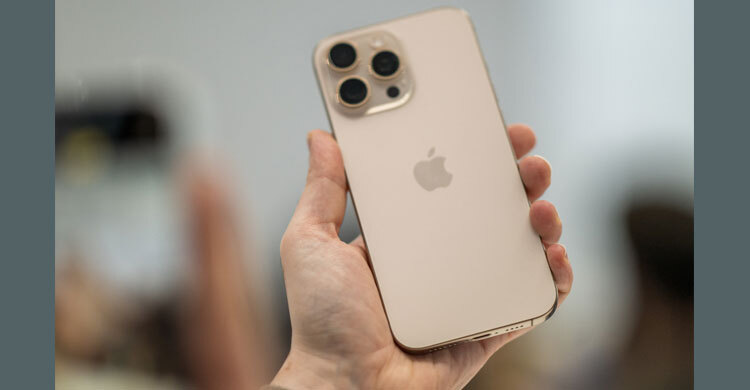Apple unveils new iPhone built for AI