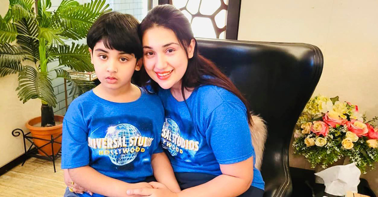 মায়ের চেয়ে গভীর কোনো অনুভুতি নেই: অপু বিশ্বাস