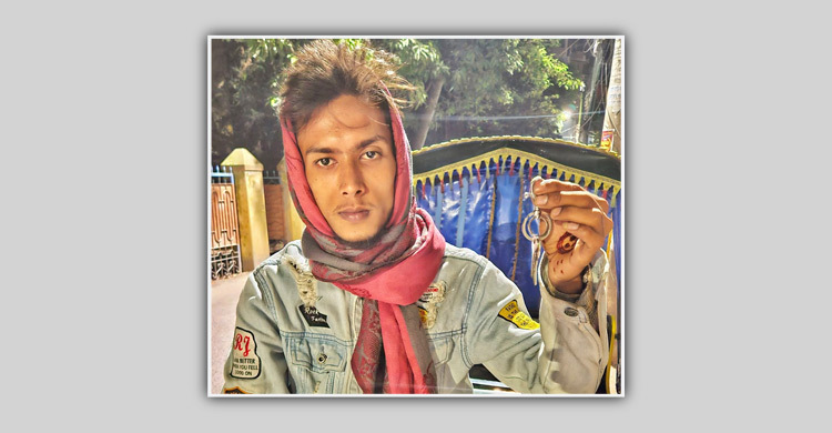 সততা এখনো বিলুপ্ত হয়নি, মানবতা এখনো জীবিত