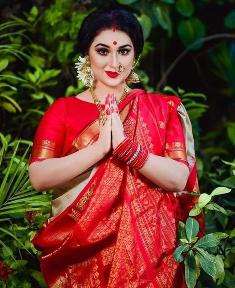 যে কারণে পূজা এলে কষ্ট পান অপু বিশ্বাস