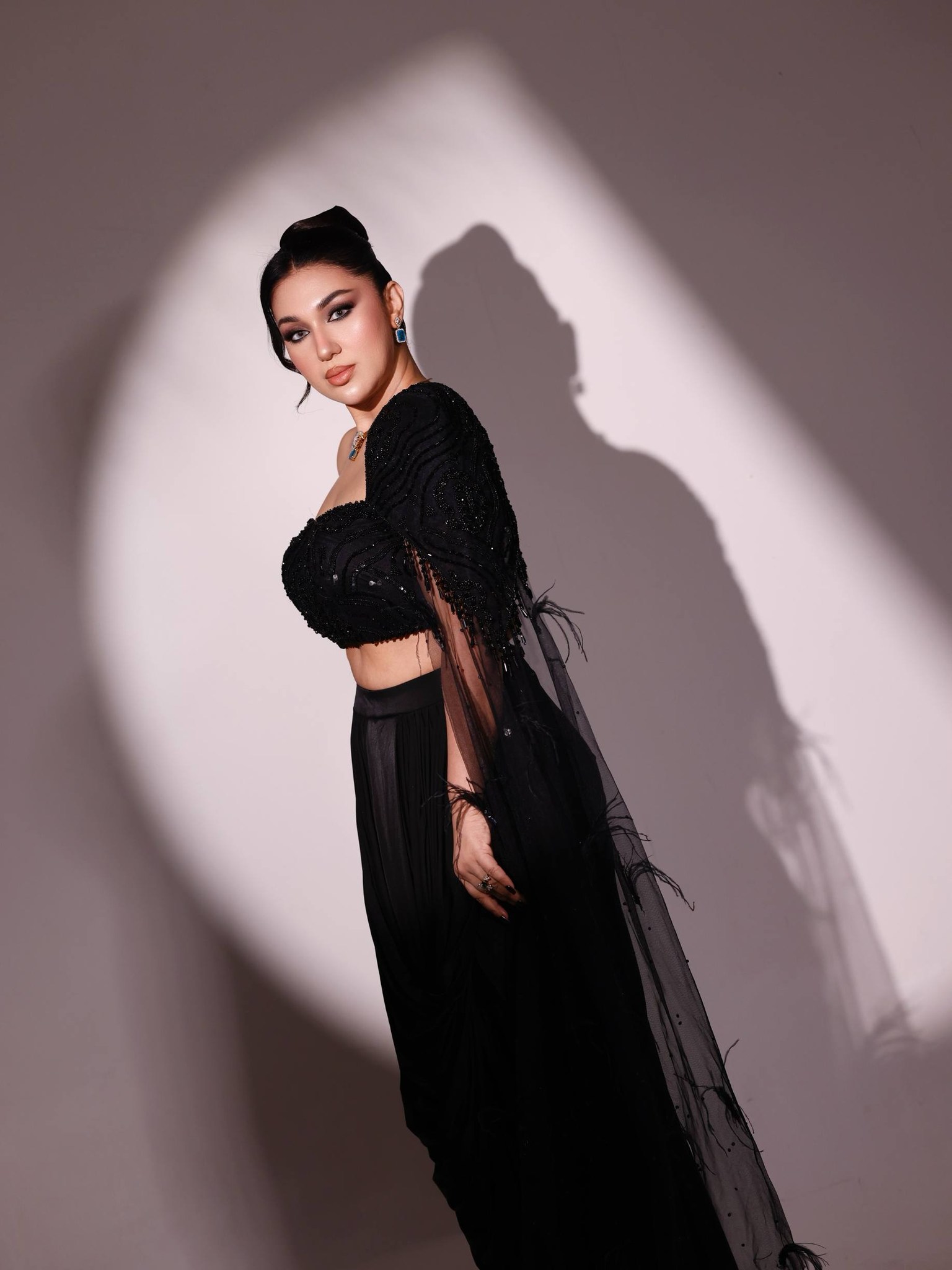 ঝলমলে হীরার আভায় অপুর নতুন রূপ