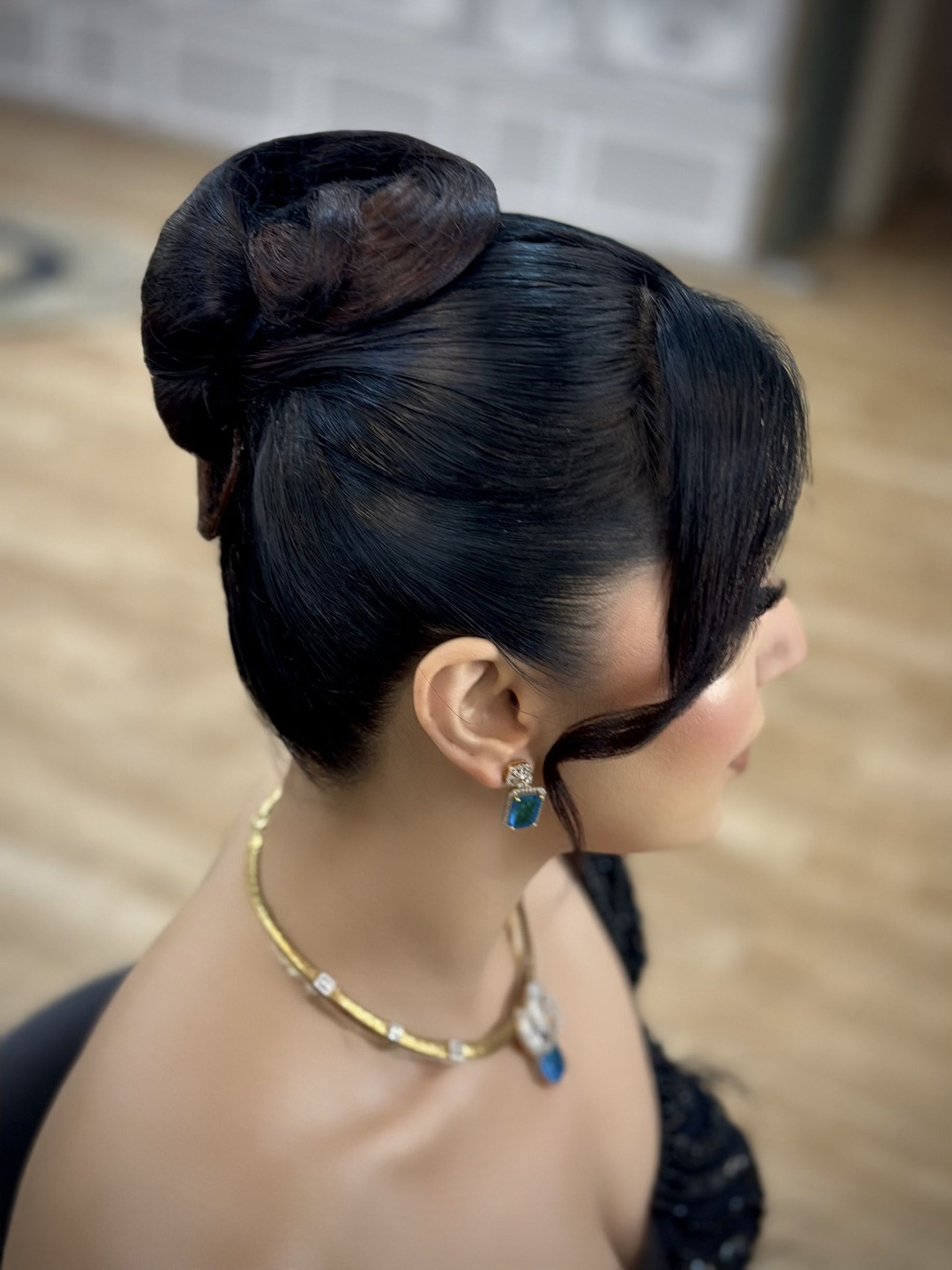 ঝলমলে হীরার আভায় অপুর নতুন রূপ