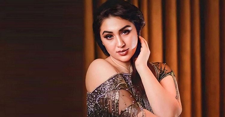 অর্থকষ্টে ভুগেছেন অপু বিশ্বাস