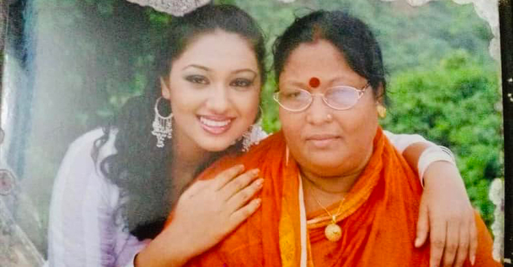 মায়ের চেয়ে গভীর কোনো অনুভূতি নেই: অপু বিশ্বাস