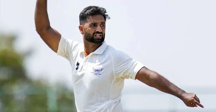 কাশ্মীরি পেসারকে নিয়ে ভারতের টেস্ট দল