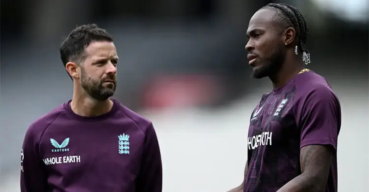 ছিটকে গেলেন আরচার, অ্যাশেজে আরও দুর্দশায় ইংল্যান্ড