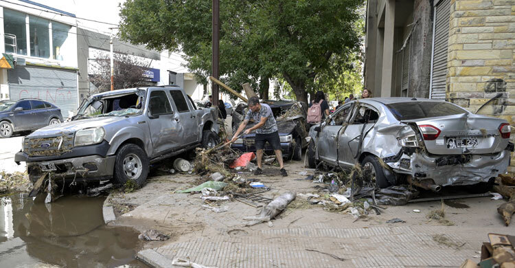 Argentina declares mourning as flood death toll hits 16