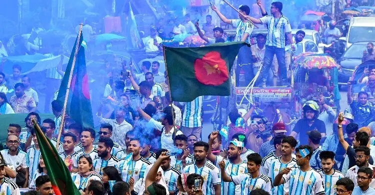 মেসির স্বপ্নপূরণে প্রার্থনায় বাংলাদেশ, এ যেন আরেক আর্জেন্টিনা