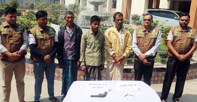 গাইবান্ধায় শুটারগান-গুলিসহ গ্রেফতার ৩