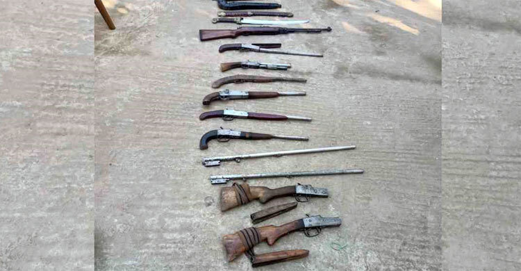 রাউজানে র‌্যাবের অভিযানে অস্ত্রসহ আটক ২