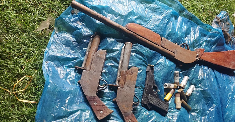 বনদস্যু আসাবুরসহ গ্রেফতার ৮, অস্ত্র উদ্ধার