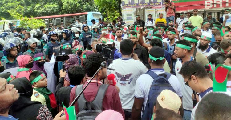 সশস্ত্র বাহিনীর চাকরিচ্যুত সদস্যদের সঙ্গে বৈঠকে সেনা সদর