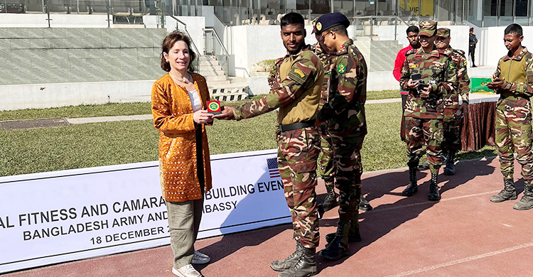 মার্কিন মেরিন ও বাংলাদেশ সেনাবাহিনীর সদস্যদের যৌথ প্রশিক্ষণ