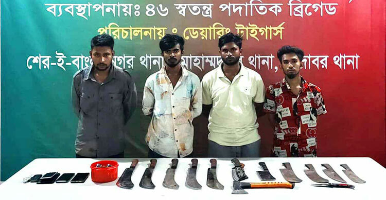 মোহাম্মদপুরে সেনা অভিযান, ককটেল ও দেশীয় অস্ত্রসহ গ্রেফতার ৪