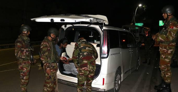 সারাদেশে সেনা অভিযানে গ্রেফতার ৩৩