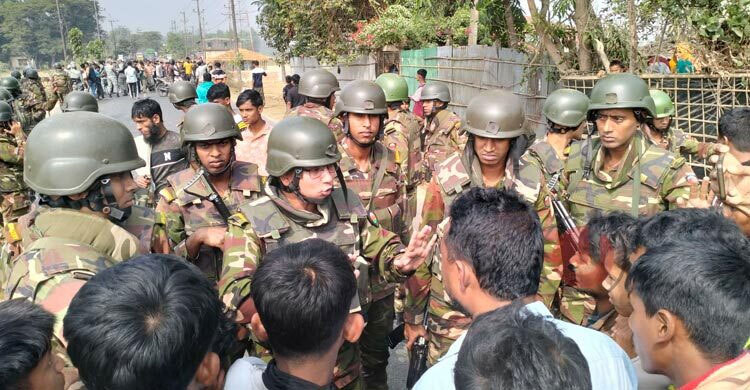 Child injured by gunfire from Myanmar in Teknaf