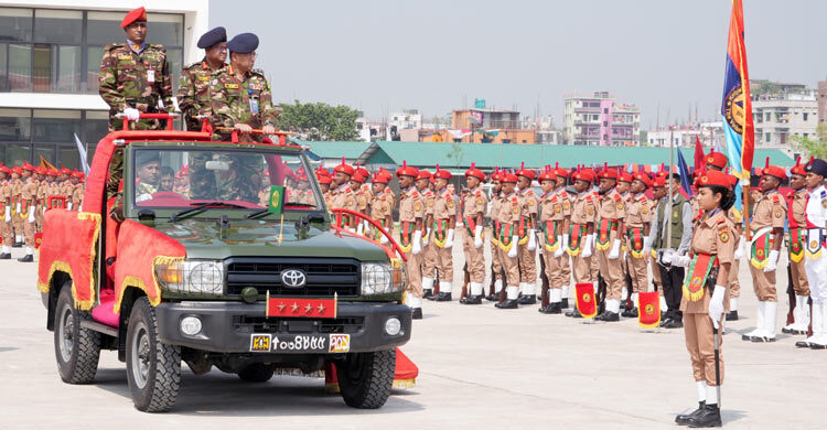 বিএনসিসির কেন্দ্রীয় ক্যাম্পিংয়ের সমাপনী কুচকাওয়াজে সেনাপ্রধান