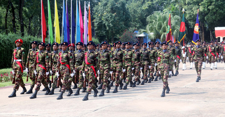 সেনাবাহিনীর অর্ডন্যান্স ও ইএমই কোরের রিক্রুট ব্যাচের কুচকাওয়াজ