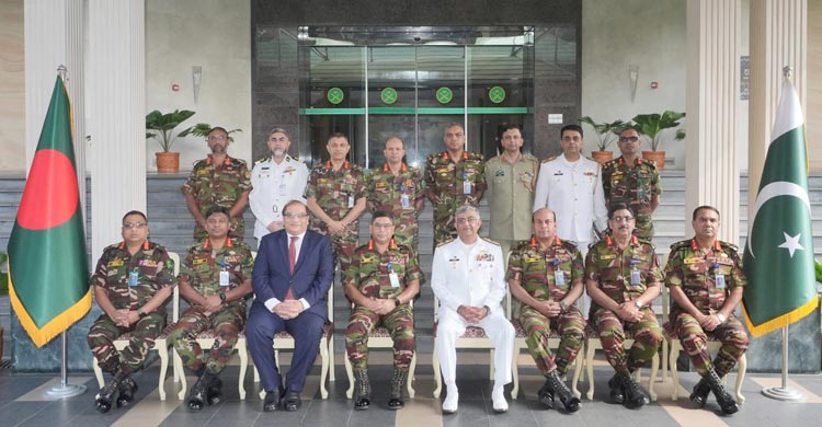 সেনাপ্রধানের সঙ্গে পাকিস্তান নৌবাহিনী প্রধানের সাক্ষাৎ