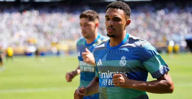 আলেকাজান্ডার আরনল্ডকে বাদ দিয়ে ইংল্যান্ডের দল ঘোষণা