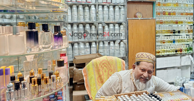 পুরান ঢাকার সুগন্ধি ব্যবসা এখন শতকোটি টাকার