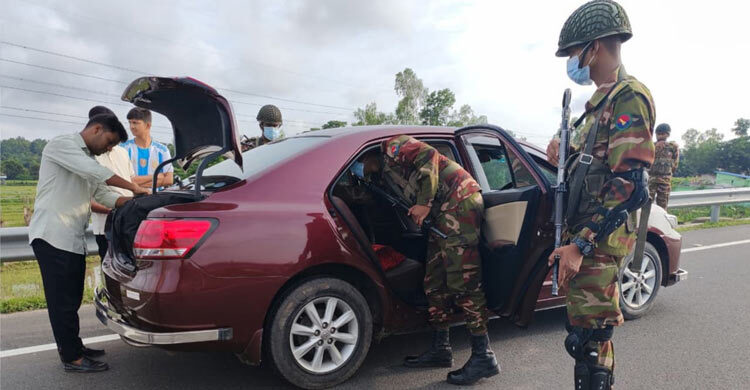 সারাদেশে যৌথ বাহিনীর অভিযানে গ্রেফতার ৭০