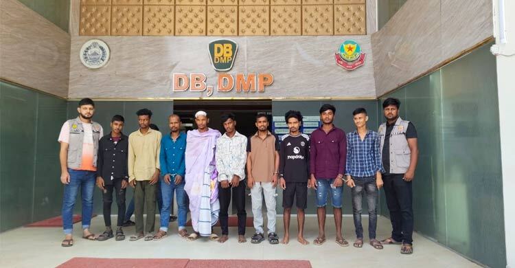 ‘কবজি কাটা’ গ্রুপের দুই ভাইসহ গ্রেফতার ৯