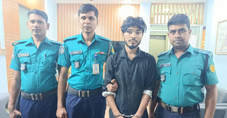 ব্যবসায়ীর ছিনতাই হওয়া অস্ত্র উদ্ধার, গ্রেফতার ১