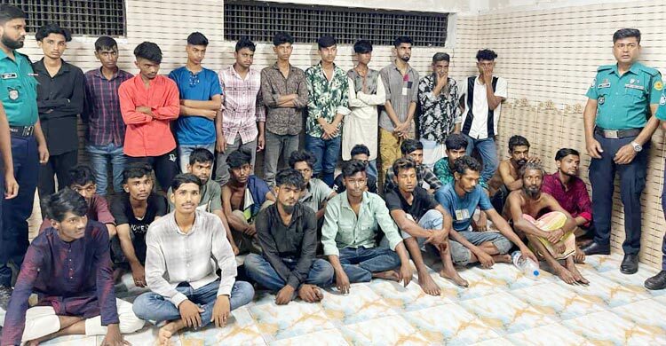 কারওয়ান বাজার এলাকায় সাঁড়াশি অভিযানে গ্রেফতার ৩০