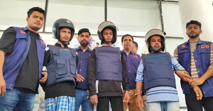 রাউজানে আগ্নেয়াস্ত্রসহ গ্রেফতার ৩