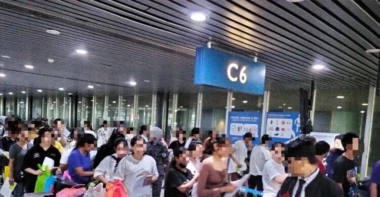 ৩৫ বাংলাদেশিসহ ২৪৫ প্রবাসীকে নিজ দেশে ফেরত পাঠালো মালয়েশিয়া