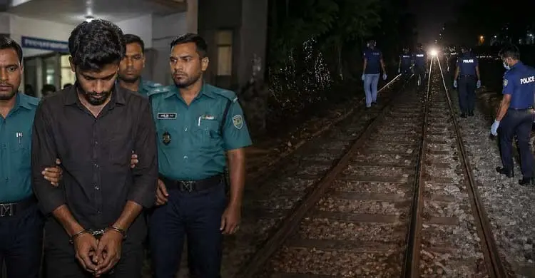 টঙ্গীতে ত্রিভুজ প্রেমের জেরে বাবা-ভাইকে খুন